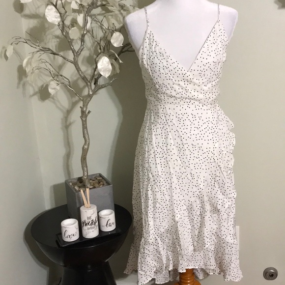 FRANCESCA’S FULL WRAP RUFFLE DRESS - Picture 1 of 9